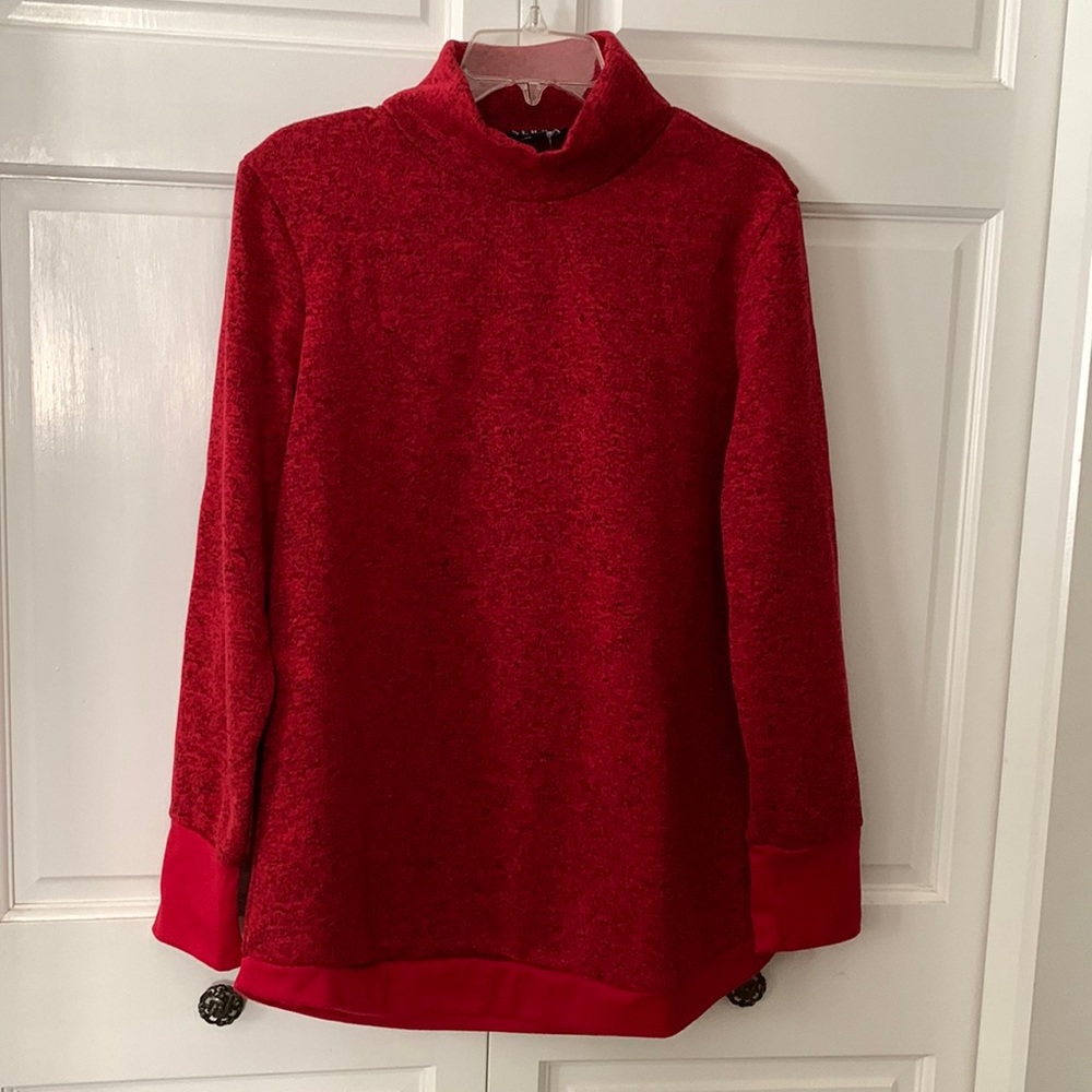 Serra women’s long sleeve top